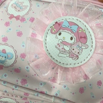 Τσαντάκι καλλυντικών για ταξίδι από δέρμα, με μοτίβο εκτύπωσης, επένδυση νάιλον, πολυλειτουργικό — Άνοιξη 2025.