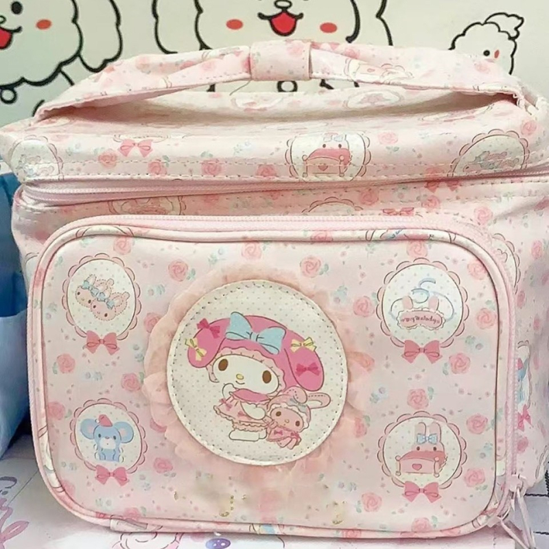 Τσαντάκι καλλυντικών για ταξίδι από δέρμα, με μοτίβο εκτύπωσης, επένδυση νάιλον, πολυλειτουργικό — Άνοιξη 2025.