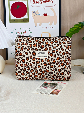 Taštička na kozmetiku, veľká kapacita, leopardí vzor, materiál polyester-bavlna, podšívka polyester, zapínanie s preklápacím vekom