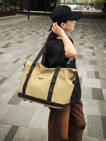 Putna torba, kapacitet 20-35 L, Oxford platno, prozračna, podstava poliester, stil: ležerno putovanje.