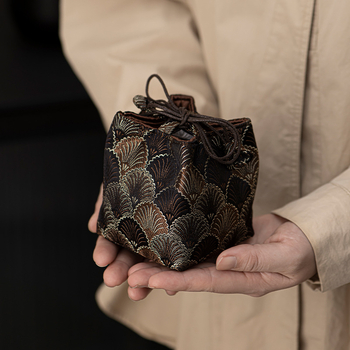 Geantă cilindrică din țesătură pentru depozitarea unei căni de ceai, cu șnur – accesoriu multifuncțional pentru ceremonia ceaiului, modelul 2024082902, stil național