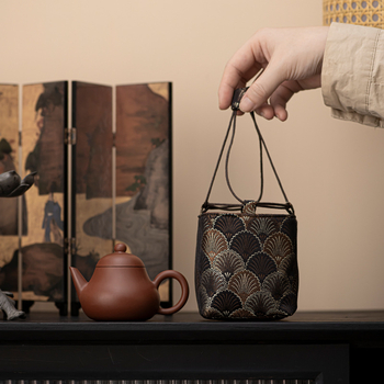 Geantă cilindrică din țesătură pentru depozitarea unei căni de ceai, cu șnur – accesoriu multifuncțional pentru ceremonia ceaiului, modelul 2024082902, stil național