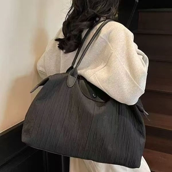 Putna torba za kratka putovanja - unisex, iznimno lagana i otporna, poliester, kapacitet ispod 20 L
