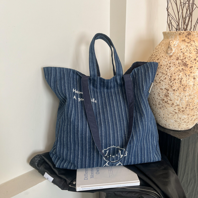 Denim tote torba za ramena s platnenom podstavom, velika kapaciteta, vertikalni kvadratni oblik, otvoreni vrh, džep za mobitel, dvostruki remeni, korejski gradski stil inspiriran