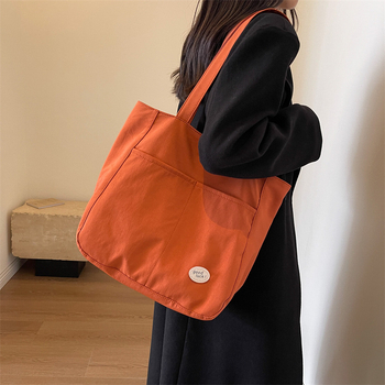 Ženska platnena Tote torba — ulični stil, materijal: platno, vertikalni kvadratni oblik, zatvarač, podstava od poliestera