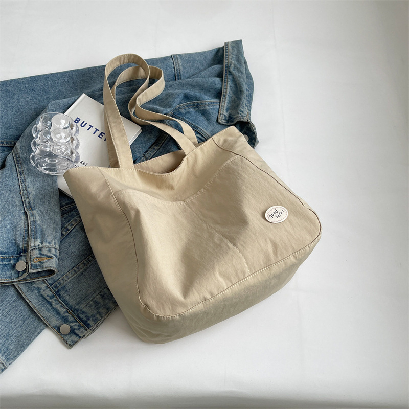 Ženska platnena Tote torba — ulični stil, materijal: platno, vertikalni kvadratni oblik, zatvarač, podstava od poliestera