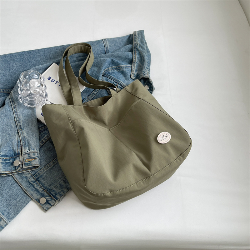 Ženska platnena Tote torba — ulični stil, materijal: platno, vertikalni kvadratni oblik, zatvarač, podstava od poliestera