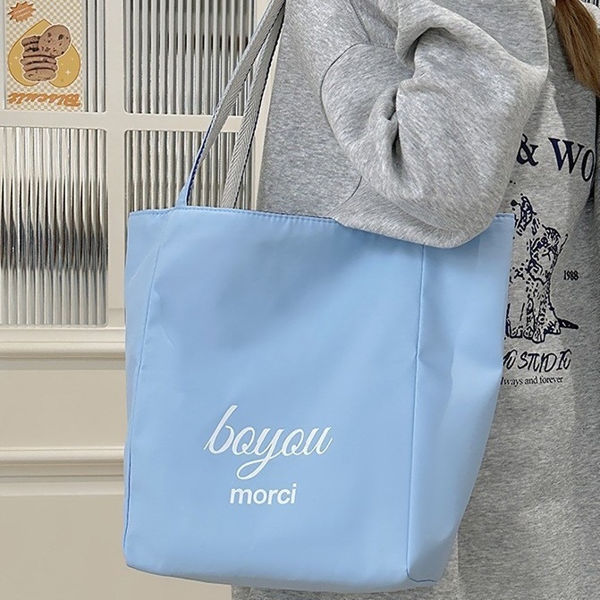 Krosbody torba od platna s prugama, velika kapaciteta, vertikalni kvadratni oblik, unutarnja patch džep