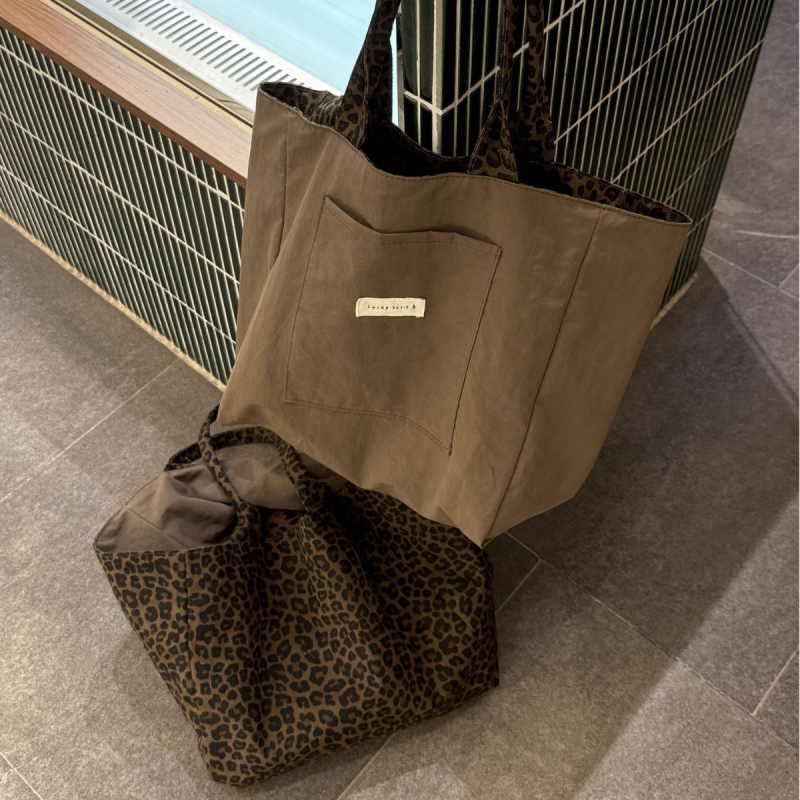 Ženska platnena torba s leopard printom, Tote torba, uspravnog kvadratnog oblika, podstava od poliestera, unutarnji džep za telefon