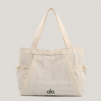 Ženska platnena tote torba – dnevna upotreba, horizontalni kvadratni oblik, zatvarač, poliester podstava, unutarnji džepovi (zip, džep za mobitel, dokumente) – jesen 2025