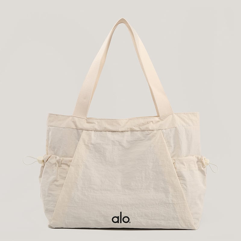 Ženska platnena tote torba – dnevna upotreba, horizontalni kvadratni oblik, zatvarač, poliester podstava, unutarnji džepovi (zip, džep za mobitel, dokumente) – jesen 2025