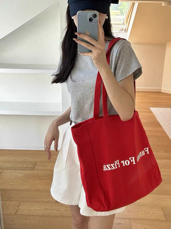 Vászon tote táska városi egyszerűséggel, laptopzseb, vízszintes négyzet alakú forma, dupla vállpánt