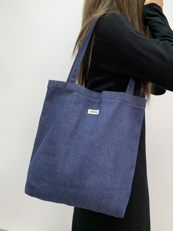 Denim Tote torba – gradska jednostavnost, magnetsko zatvaranje, vertikalni kvadratni oblik (Materijal: denim; Zatvaranje: magnetsko; Oblik: vertikalni kvadrat; Laminirana džep s zatvaračem)