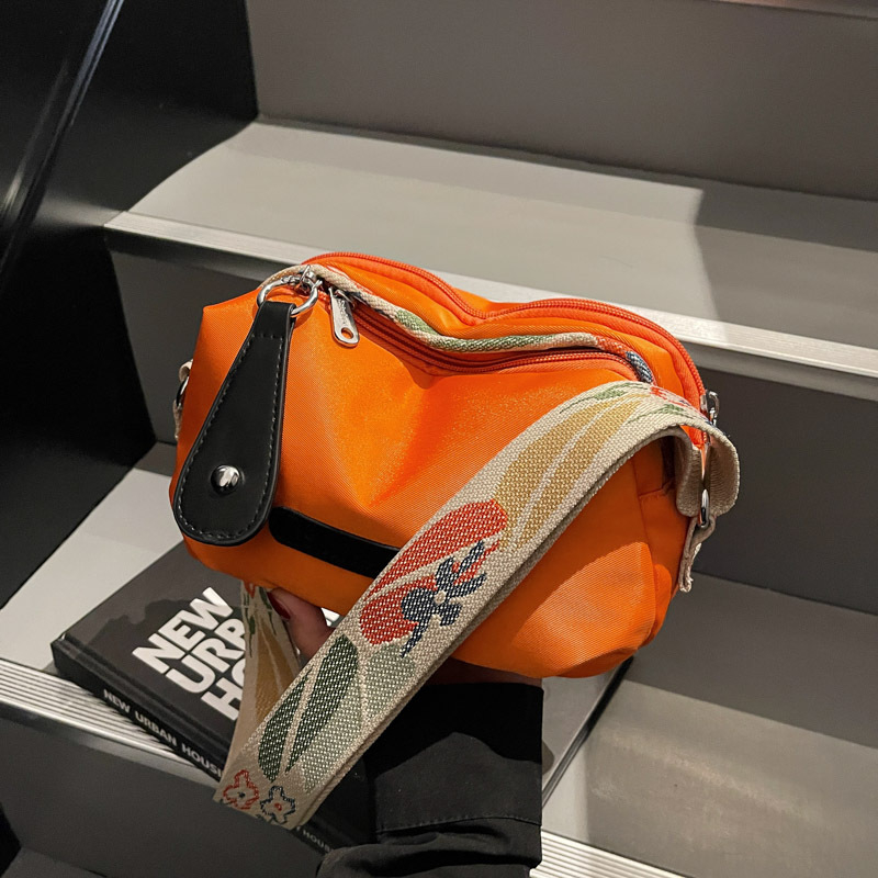 Crossbody torba za muškarce i žene, unisex dizajn, Oxford platno, ovalni oblik, zatvarač, podstava od poliestera