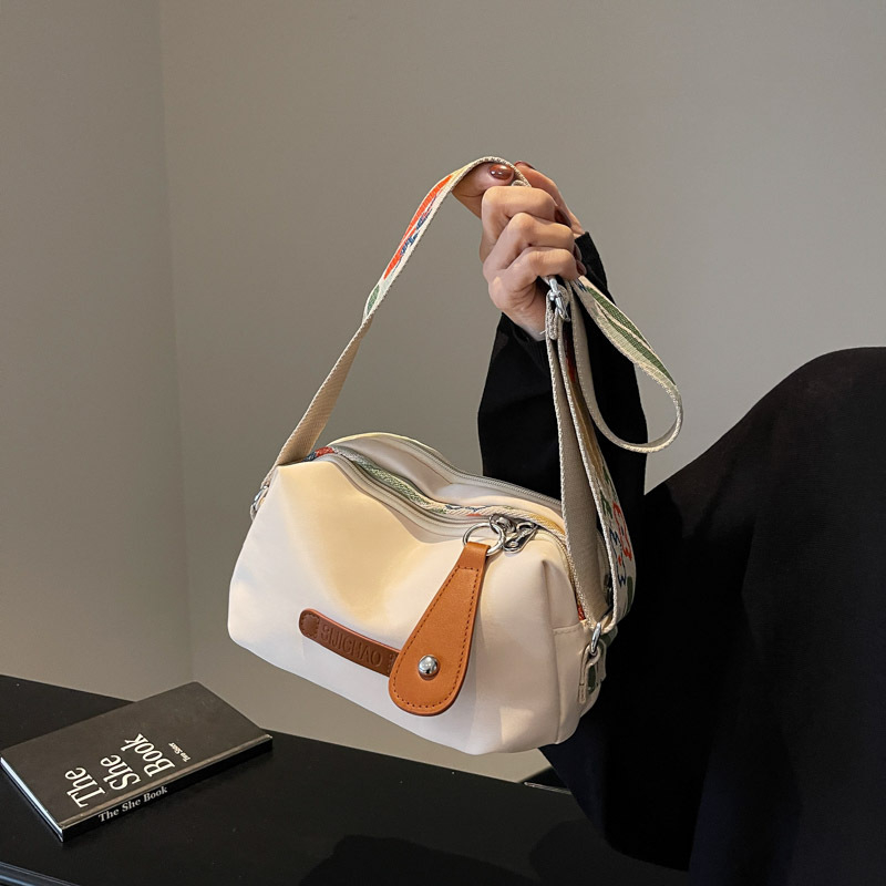 Crossbody torba za muškarce i žene, unisex dizajn, Oxford platno, ovalni oblik, zatvarač, podstava od poliestera