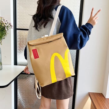 Utcai stílusú válltáska nylonból, horizontális négyzetes forma, fedett zárás, belső telefontartó zseb