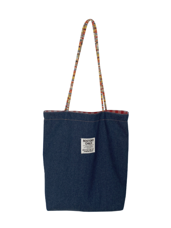Torba tote s urbanom jednostavnošću, denim materijal, uspravni četverokutni oblik, džep za mobitel