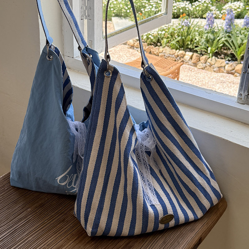 Tote torba od platna, podstava od poliestera, vodoravnog kvadratnog oblika, otvoreni vrh, bez remena, za svakodnevnu upotrebu