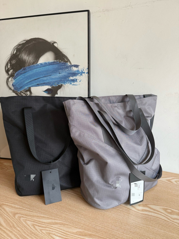 Platnena Tote torba za slobodno vrijeme, oblik kanta, zatvaranje zipom, laminirani unutarnji pretinac