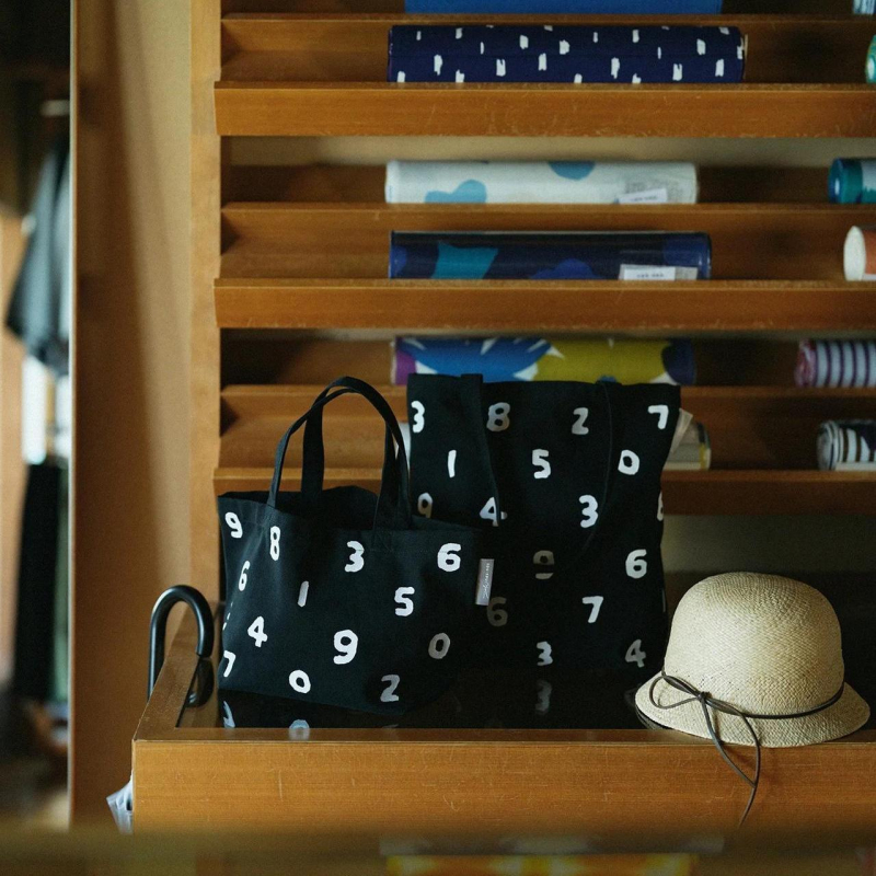 Platnena tote torba, cilindričnog oblika, džep za telefon, gradski stil