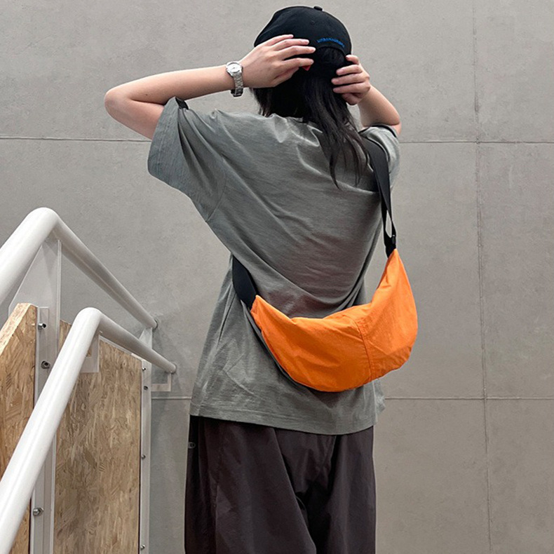 Xiangjun Dumpling torba, unisex stil, Oxford platno, crossbody sa zatvaračem, poliester podstava, unutarnji džep sa zatvaračem i džep za telefon
