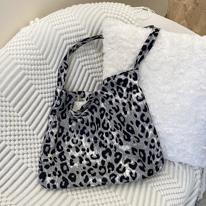 Tote torbica s leopard printom, corduroy materijal, urbani stil jednostavnog, horizontni kvadratni oblik, magnetski zatvarač