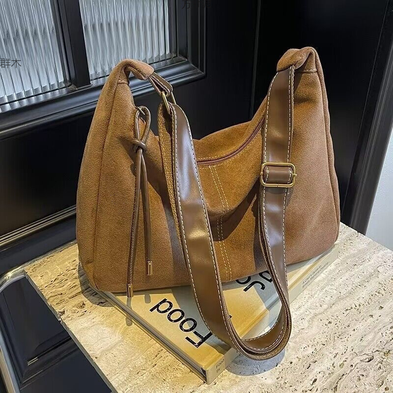 Tote torba marke Group Wood, platno, zatvaranje zipom, PU podstava, velika kapaciteta