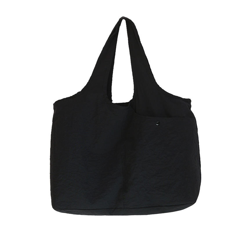 Najlon crossbody torba, gradski minimalistički stil, horizontalni kvadratni oblik, zatvarač, unutarnja pretinica za mobitel i laminirani pretinac