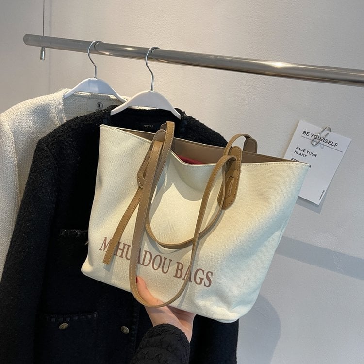 Torba tote od platna, street-trend stil, oblik torbe za kupovinu, zatvaranje na zip, unutarnji džep sa zip zatvaračem