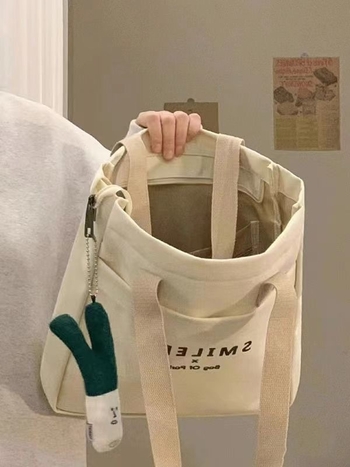 Ženska platnena tote torba, proljeće 2025, vertikalni kvadratni oblik, zatvaranje na zip, poliester podstava