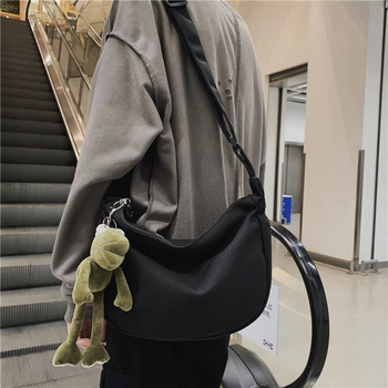 Platnena crossbody torba - dumpling-type oblik, zatvarač, bez podstave, gradski stil