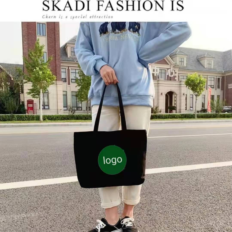 Crossbody torba od platna, gradski stil, horizontalni kvadratni oblik, trodimenzionalni dizajn, zatvarač