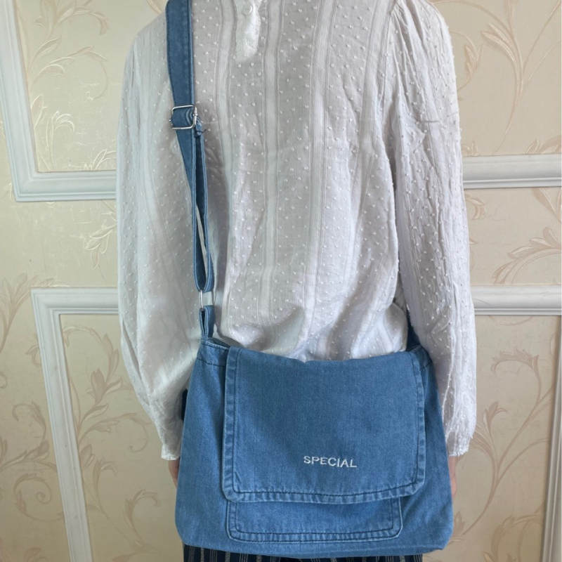 Denim crossbody torba, gradski jednostavan stil, vodoravni kvadratni oblik, zatvaranje zipom, podstava od pamuka