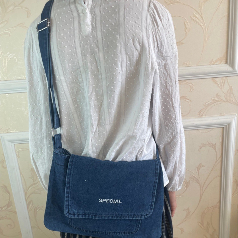 Denim crossbody torba, gradski jednostavan stil, vodoravni kvadratni oblik, zatvaranje zipom, podstava od pamuka