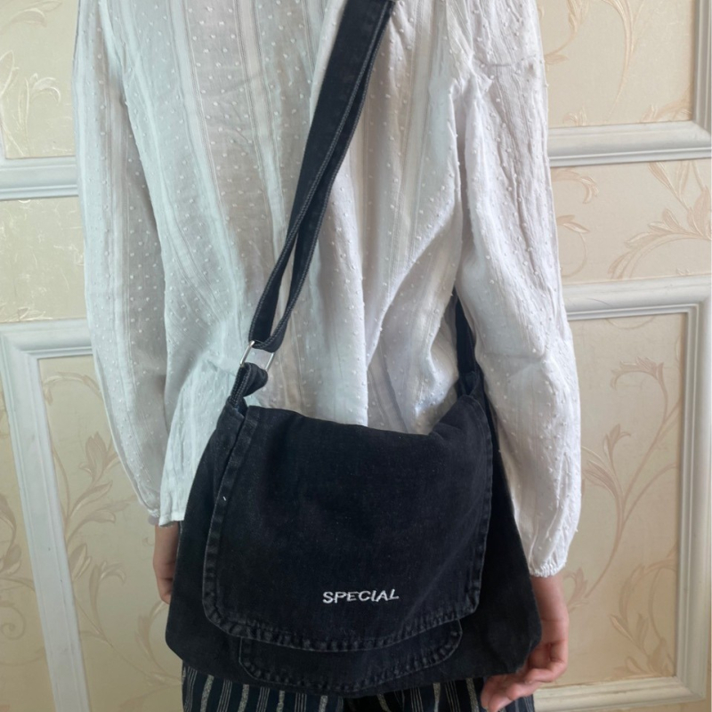 Denim crossbody torba, gradski jednostavan stil, vodoravni kvadratni oblik, zatvaranje zipom, podstava od pamuka
