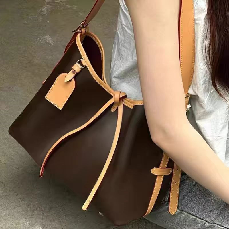 Visokokvalitetna klasična monogram tote torba, mala veličina, s unutarnjim umetkom, rameni ili crossbody remen, dizajn leptir