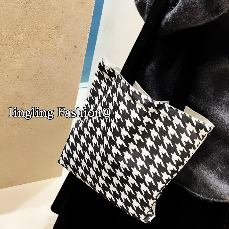 Crno-bijela tašna preko ramena s uzorkom houndstooth, od platna, velika kapaciteta, moderna i svestrana za žene