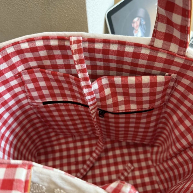 Torba od Dupont papira za darove djeveruša, bez naramenice, horizontalni kvadratni oblik, platnena podstava, laminirani unutarnji džep sa zatvaračem