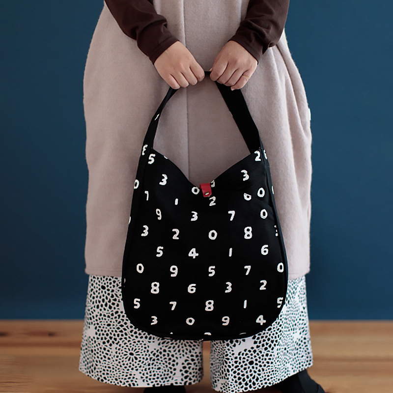 Platnena tote torba za rame, gradski stil Urban Simplicity, horizontalni kvadratni oblik, magnetno zatvaranje