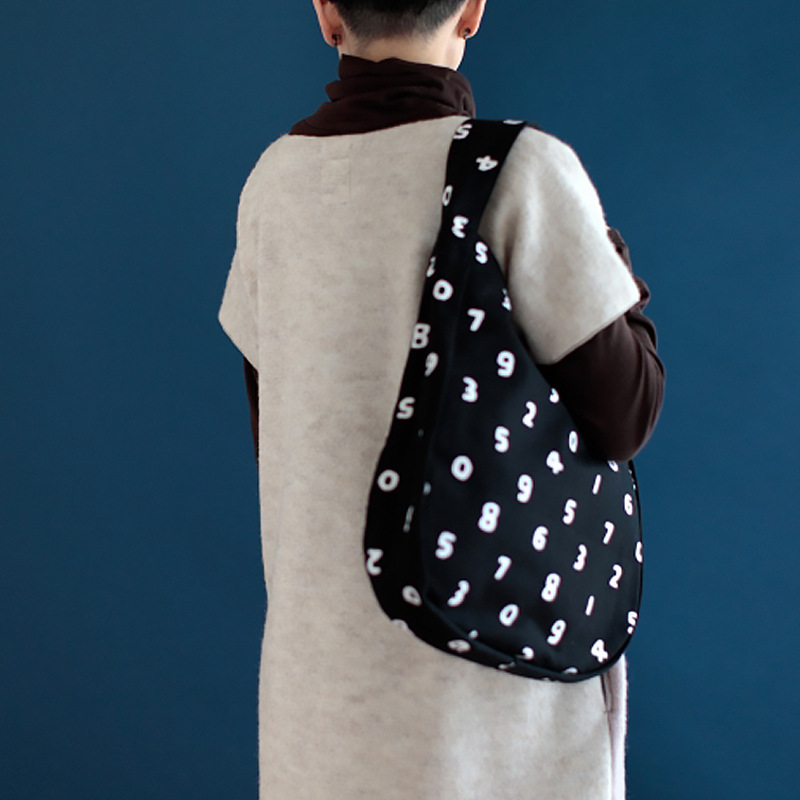 Platnena tote torba za rame, gradski stil Urban Simplicity, horizontalni kvadratni oblik, magnetno zatvaranje