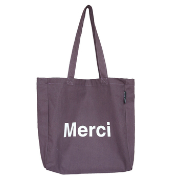 Vászon oldaltáska városi minimalist stílusban, vízszintes négyzet alakú forma, nyitott felső, belső cipzáras zseb