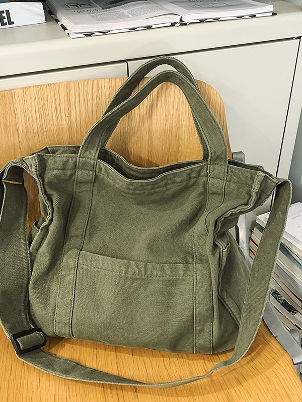Tote torba s urbanim trendom, canvas materijal, horizontalni kvadratni oblik, zatvaranje na zip