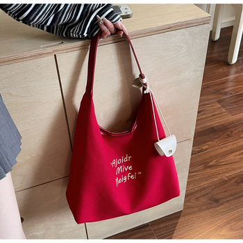 Geantă Tote din material textil, formă orizontală pătrată, închidere magnetică, buzunar interior laminat cu fermoar, Vara 2025