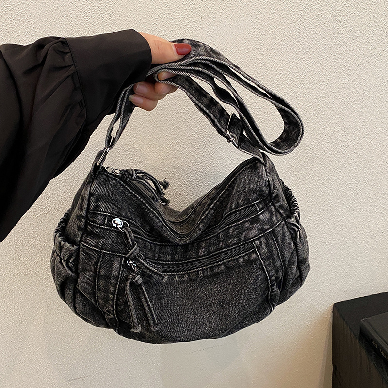 Denim crossbody torba s prednjim džepom, zatvaračem i unutarnjim džepom za telefon