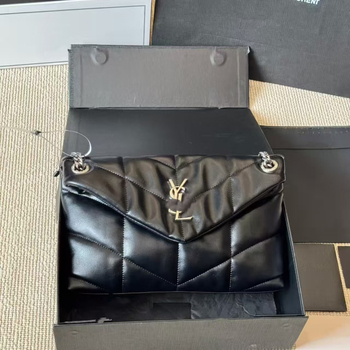 Γυναικεία τσάντα από γνήσιο δέρμα σε στυλ Cloud, οριζόντια τετράγωνη μορφή, με καπάκι, καμβάς επένδυση, εσωτερικά διαμερίσματα: θήκη με φερμουάρ, θήκη για κινητό και θήκη ταυτότητας