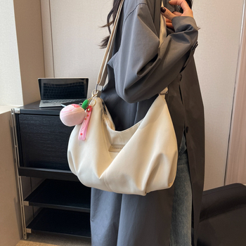 Platnena torba preko ramena u stilu Urban Simplicity, s podlogom od poliestera i zatvaračem