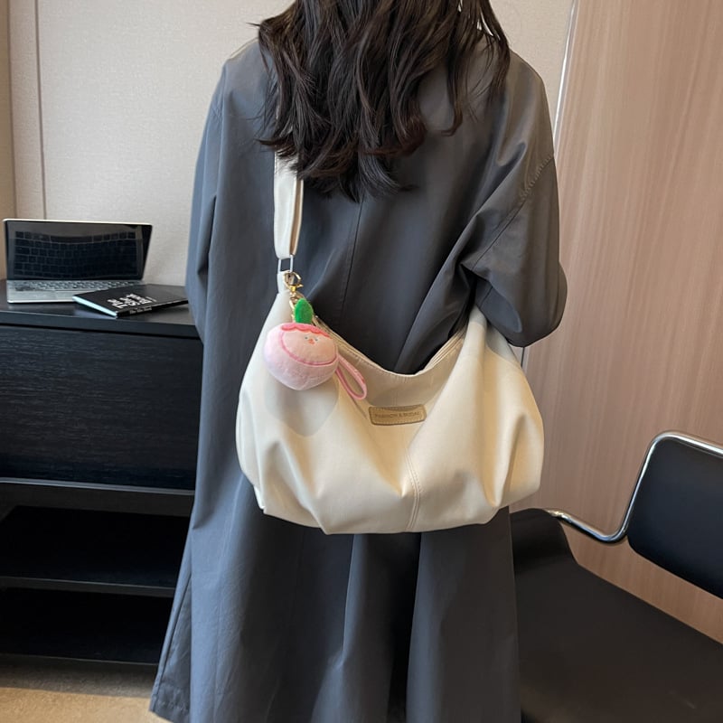 Platnena torba preko ramena u stilu Urban Simplicity, s podlogom od poliestera i zatvaračem