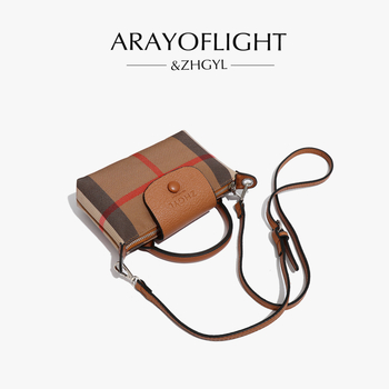 Dumpling-szerű táska fedéllel, vászonból, záródás fedéllel, poliészter-pamut bélés, rejtett cipzáras zseb