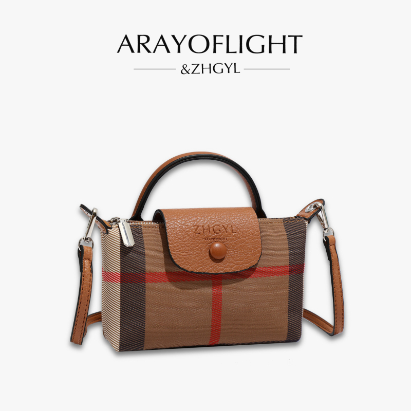 Dumpling-szerű táska fedéllel, vászonból, záródás fedéllel, poliészter-pamut bélés, rejtett cipzáras zseb