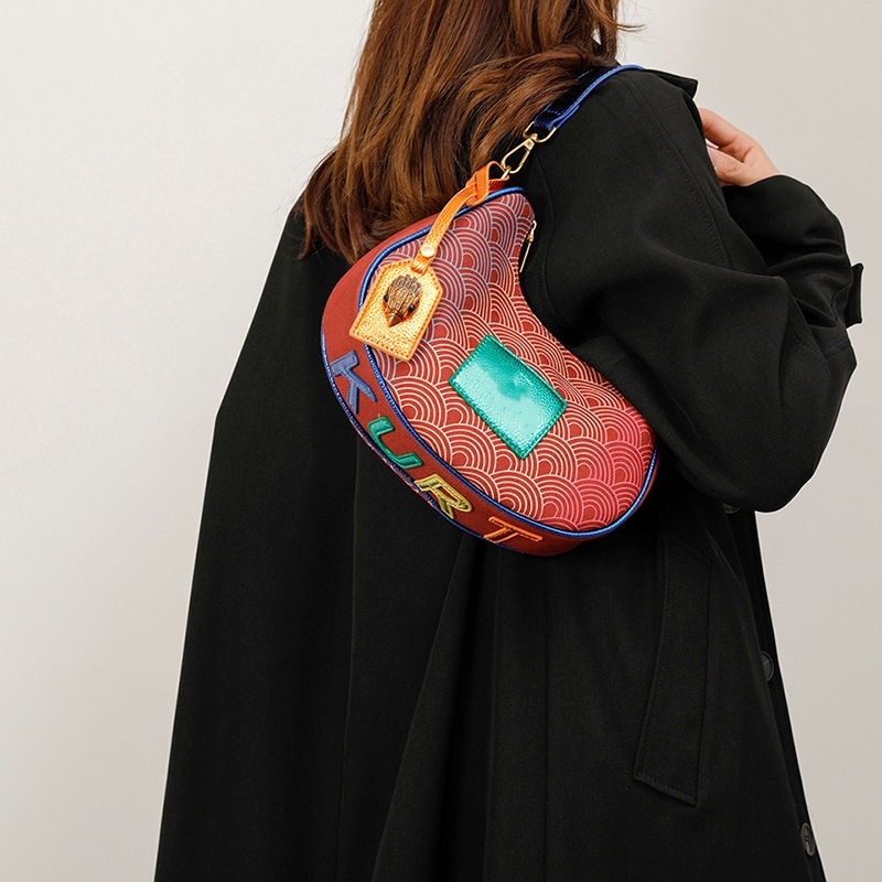 Geantă crossbody în formă de dumpling, design gradient, din pânză, închidere cu fermoar, căptușeală din poliester, buzunar ID interior, două curele de umăr (Primăvara 2025) — Zunen